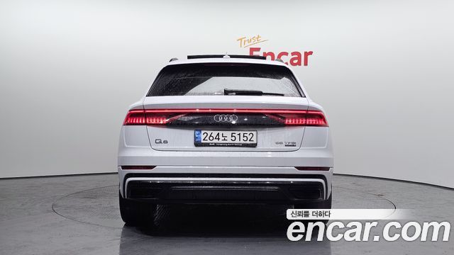 Audi Q8 55 TFSI Quattro Premium — пробег 124 594 км — фото 4 из 5