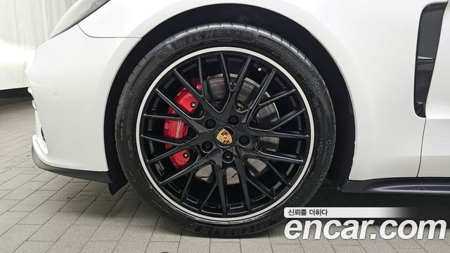 Porsche Panamera 4.0 GTS — пробег 71 759 км — фото 5 из 5