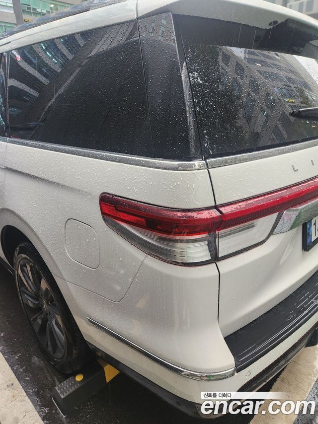 Lincoln Navigator 3.5L — пробег 20 000 км — фото 4 из 5