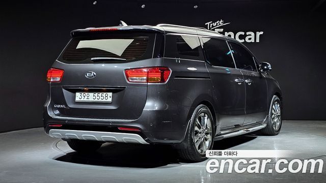 Kia Carnival из Кореи Encar