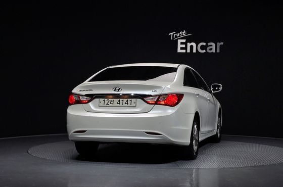 Hyundai Sonata LPI Smart — пробег 136 592 км — фото 4 из 5