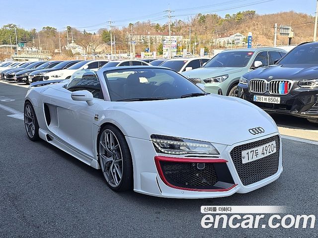 Audi R8 5.2 V10 Spyder — пробег 50 700 км — фото 3 из 5