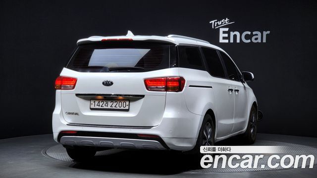 Kia Carnival из Кореи Encar