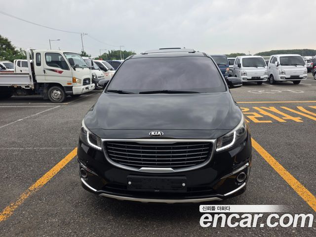 Kia Carnival 9-seater Prestige — пробег 204 068 км — фото 2 из 5