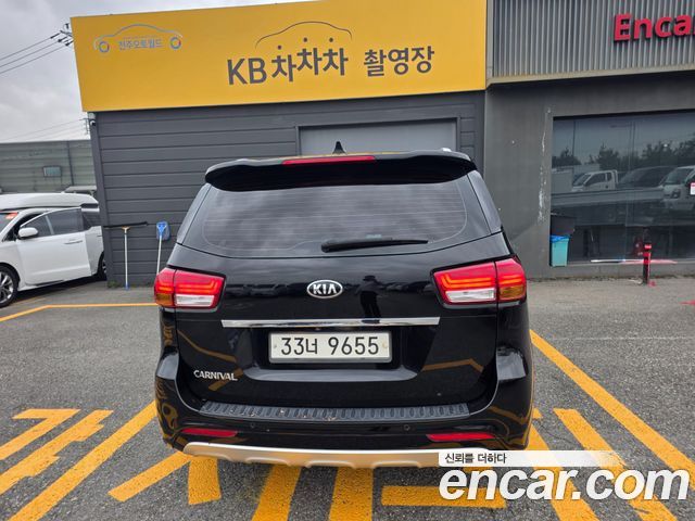 Kia Carnival 9-seater Prestige — пробег 204 068 км — фото 4 из 5