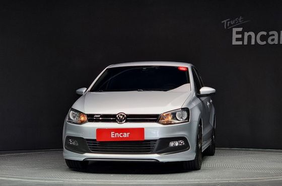 Volkswagen Polo 1.6 TDI R-Line 5th — пробег 67 882 км — фото 3 из 5