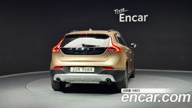 Volvo V40 из Кореи Encar