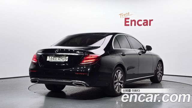 Mercedes-Benz E-Class из Кореи Encar