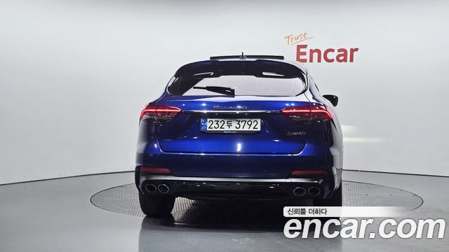 Maserati Levante из Кореи Encar