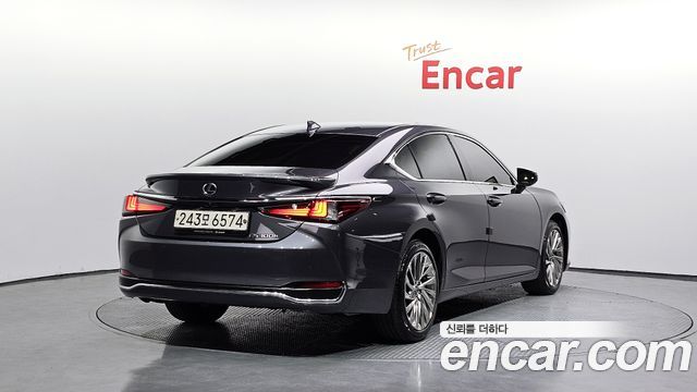 Lexus ES Luxury Plus — пробег 78 105 км — фото 2 из 5