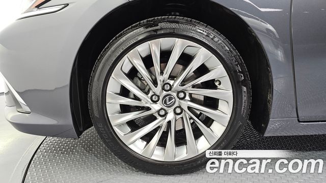 Lexus ES Luxury Plus — пробег 78 105 км — фото 5 из 5