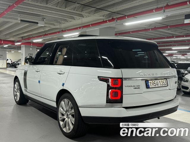 Land Rover Range Rover 4.4 SDV8 Vogue SE DIESEL — пробег 93 294 км — фото 4 из 5