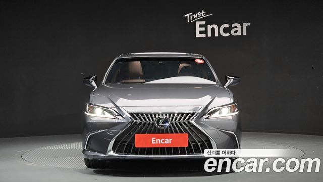 Lexus ES Luxury Plus — пробег 82 477 км — фото 3 из 5