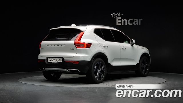 Volvo XC40 T4 Inscription — пробег 66 568 км — фото 2 из 5
