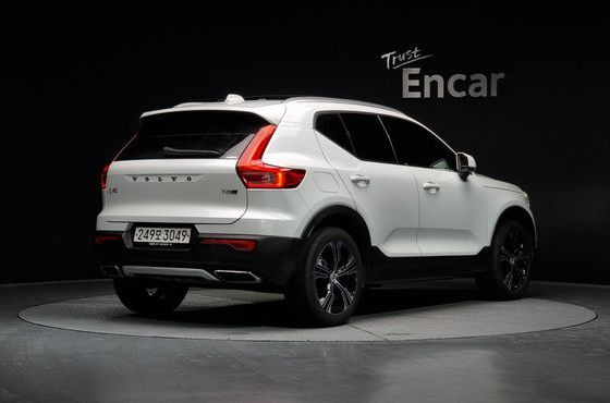 Volvo XC40 T4 Inscription — пробег 66 568 км — фото 2 из 5
