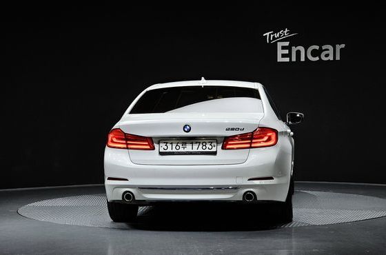 BMW 5-Series 520d Luxury Plus — пробег 83 624 км — фото 4 из 5