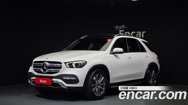 Mercedes-Benz GLE-Class GLE300d 4MATIC — пробег 99 007 км — фото 1 из 5