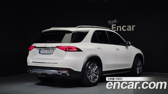 Mercedes-Benz GLE-Class GLE300d 4MATIC — пробег 99 007 км — фото 2 из 5