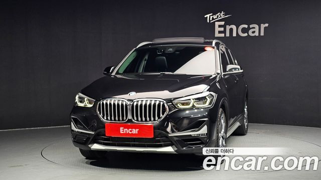 BMW X1 xDrive 20i xLine — пробег 42 690 км — фото 3 из 5