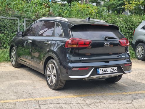Kia Niro Luxury — пробег 170 000 км — фото 4 из 5