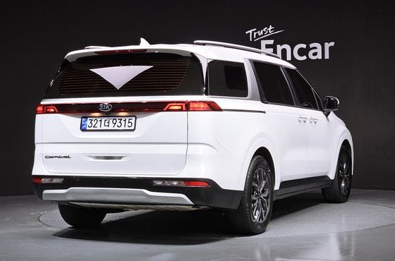 Kia Carnival 9-Seater Prestige — пробег 87 159 км — фото 2 из 5