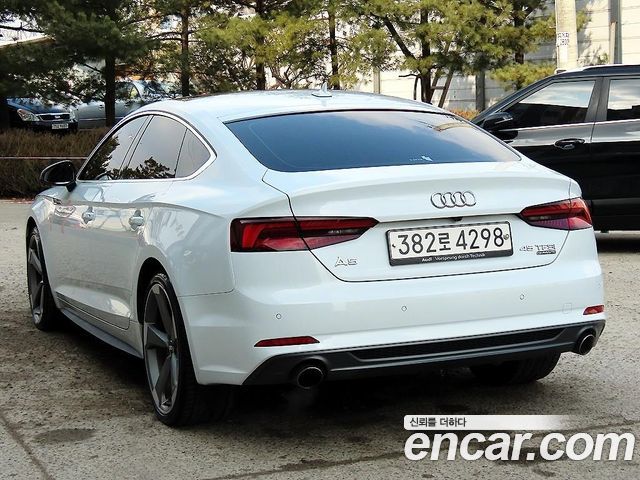 Audi A5 45 TFSI Quattro Premium Sportback — пробег 111 268 км — фото 3 из 5