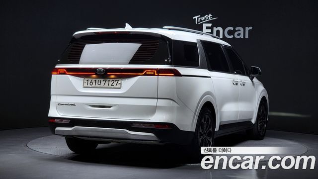 Kia Carnival 9-Seater Prestige — пробег 86 140 км — фото 2 из 5