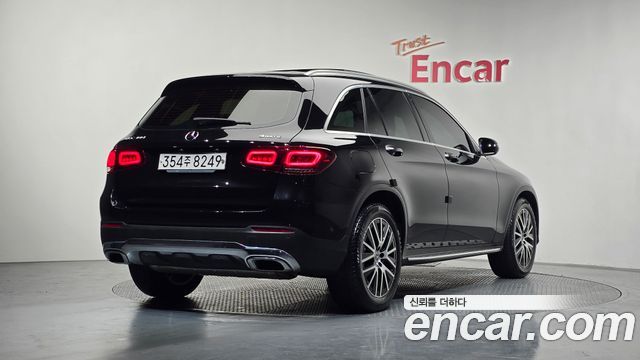 Mercedes-Benz GLC-Class GLC300 4MATIC Premium — пробег 17 463 км — фото 2 из 5