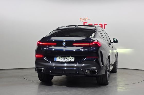 BMW X6 xDrive40i M Sport — пробег 9 923 км — фото 4 из 5