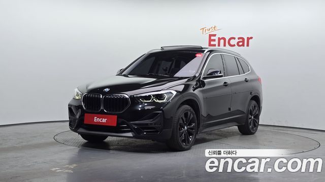 BMW X1 xDrive 20i Advantage — пробег 60 923 км — фото 1 из 5
