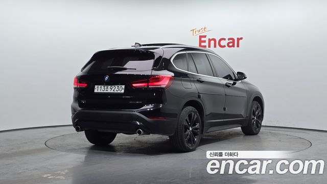 BMW X1 xDrive 20i Advantage — пробег 60 923 км — фото 2 из 5