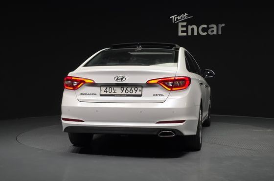 Hyundai Sonata 2.0 Premium — пробег 143 474 км — фото 4 из 5