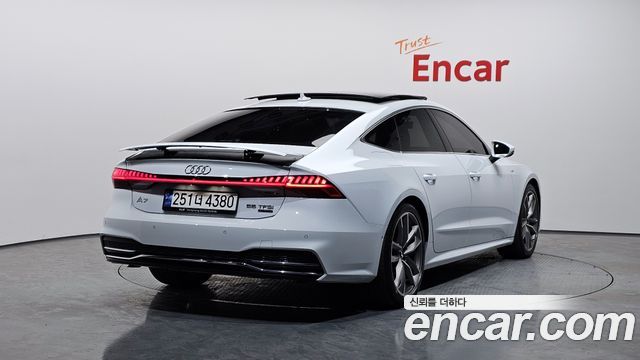 Audi A7 55 TFSI Quattro Premium — пробег 121 206 км — фото 2 из 5