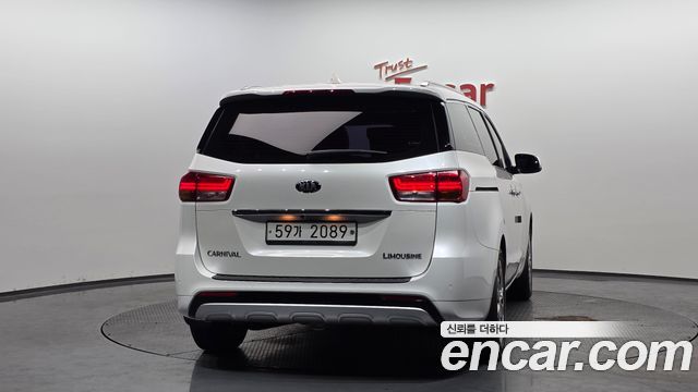 Kia Carnival 7-seater Limousine President — пробег 77 764 км — фото 4 из 5