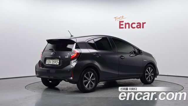 Toyota Prius из Кореи Encar