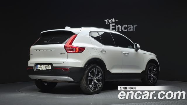 Volvo XC40 B4 Inscription — пробег 83 187 км — фото 2 из 5