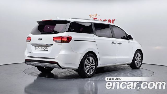 Kia Carnival из Кореи Encar