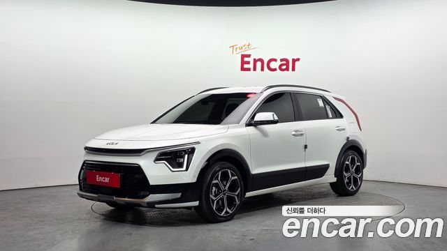 Kia Niro Signature — пробег 3 102 км — фото 1 из 5