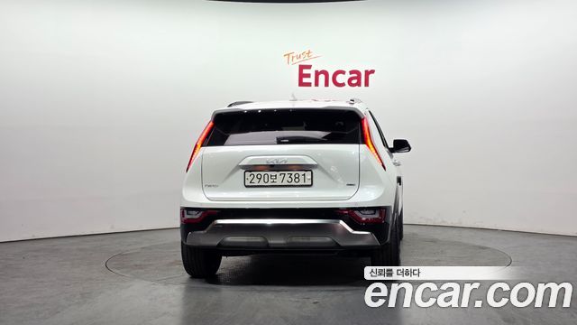 Kia Niro Signature — пробег 3 102 км — фото 4 из 5