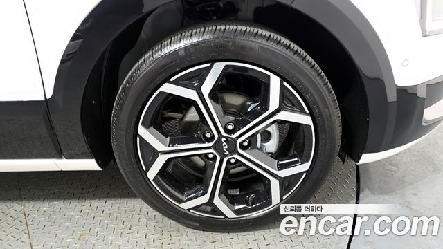 Kia Niro Signature — пробег 3 102 км — фото 5 из 5