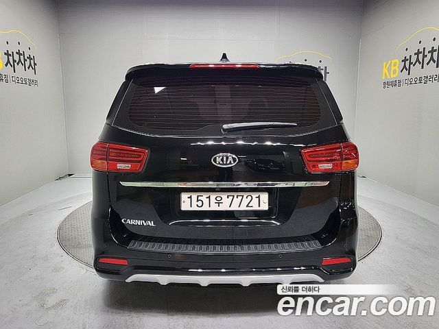 Kia Carnival из Кореи Encar