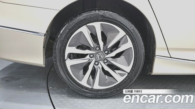 Honda Accord 2.0 Hybrid Touring — пробег 178 950 км — фото 5 из 5