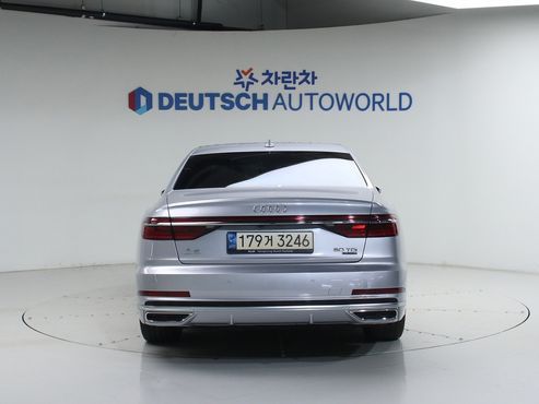 Audi A8 50 TDI Quattro — пробег 175 000 км — фото 4 из 5