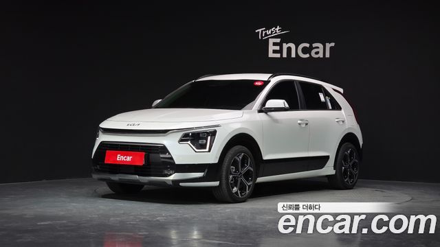 Kia Niro Signature — пробег 2 298 км — фото 1 из 5