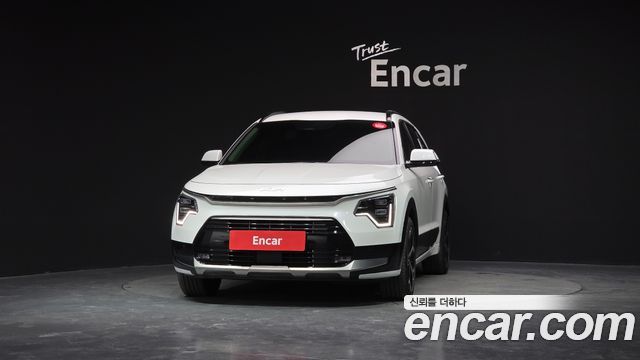 Kia Niro Signature — пробег 2 298 км — фото 3 из 5