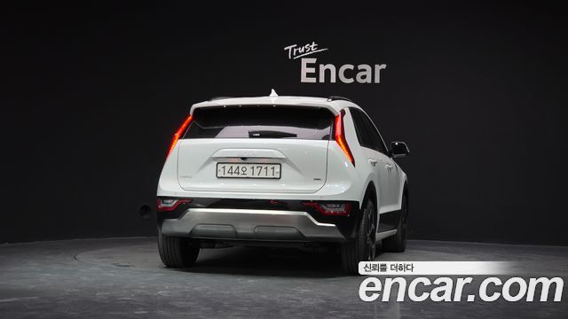 Kia Niro Signature — пробег 2 298 км — фото 4 из 5