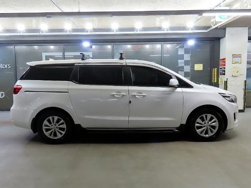 Kia Carnival 11-seater Deluxe — пробег 234 498 км — фото 3 из 5