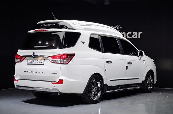 Ssangyong KORANDO 4WD Chateau 9-seater High-Limousine — пробег 142 816 км — фото 2 из 5