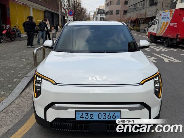 Kia EV3 Long Range 2WD AIr — пробег 620 км — фото 1 из 5