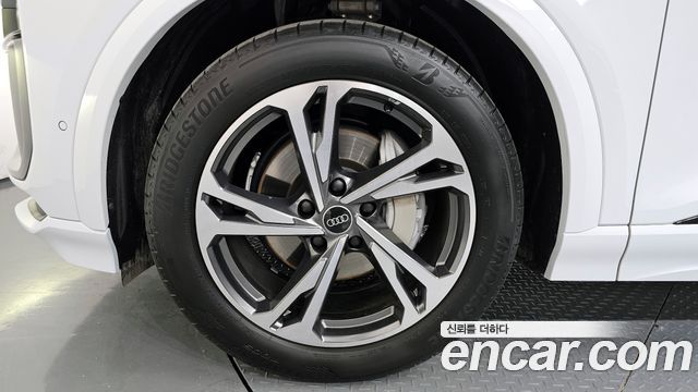 Audi Q6 e-tron из Кореи Encar